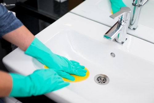 Local carpet cleaner preparing a Putney flat for deep cleaning